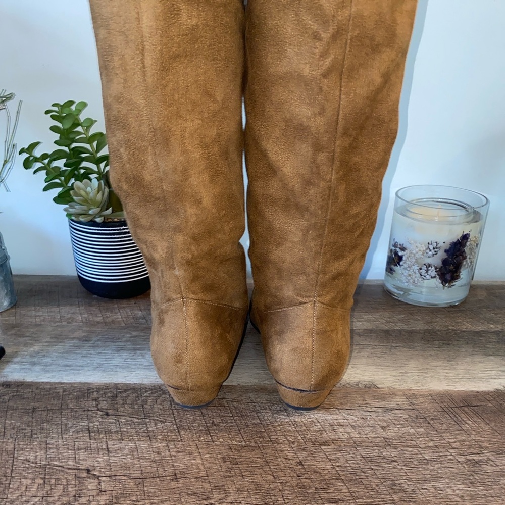 NWB!! Shoe Dazzle Over the Knee Boots in Camel Faux Suede Size 7.5 - Picture 5 of 11